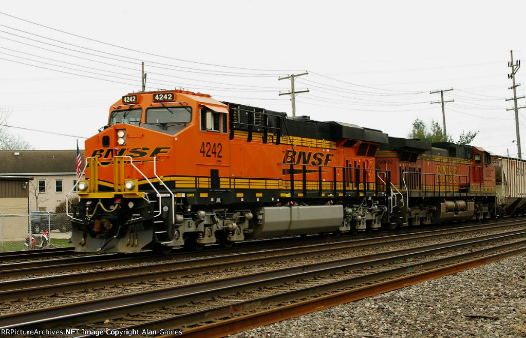 BNSF 4242